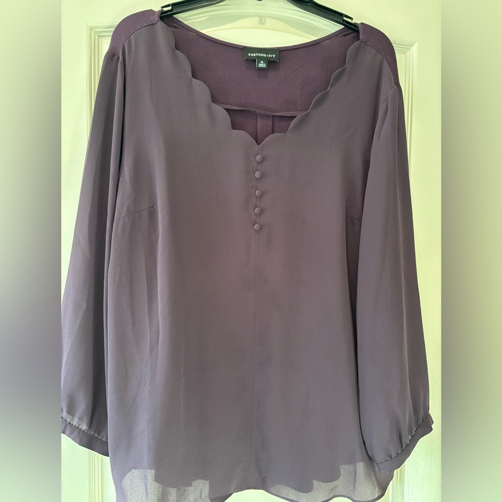 Evan-Picone Dusty Mauve Scallop V-Neck Blouse